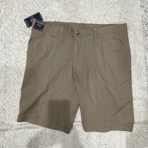 NWT Roundtree & Yorke Men Beige Classic Fit Flat Front Shorts 42
